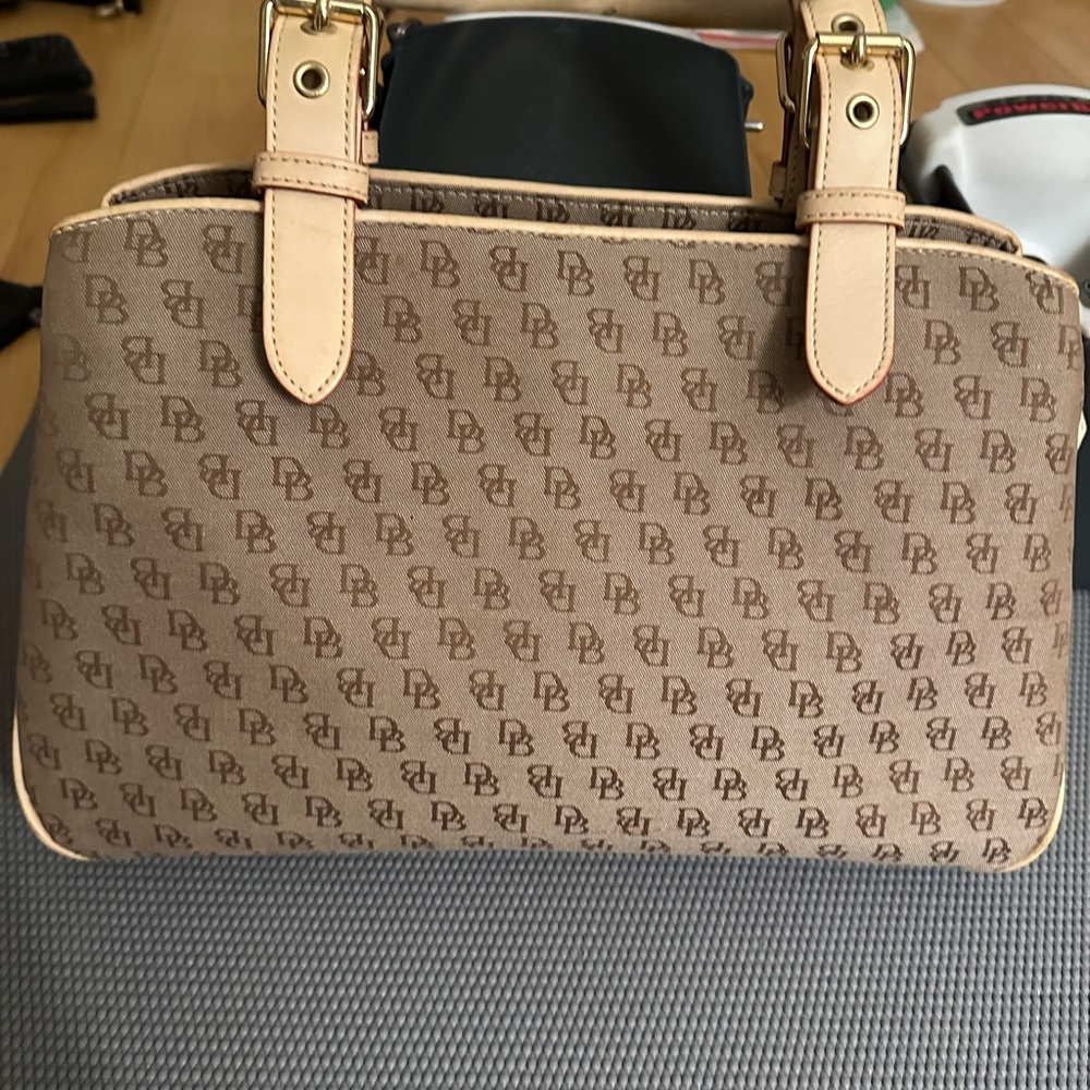 Dooney & Bourke Buckle Satchel H035C BN – Vintage Monogram Canvas (Read)